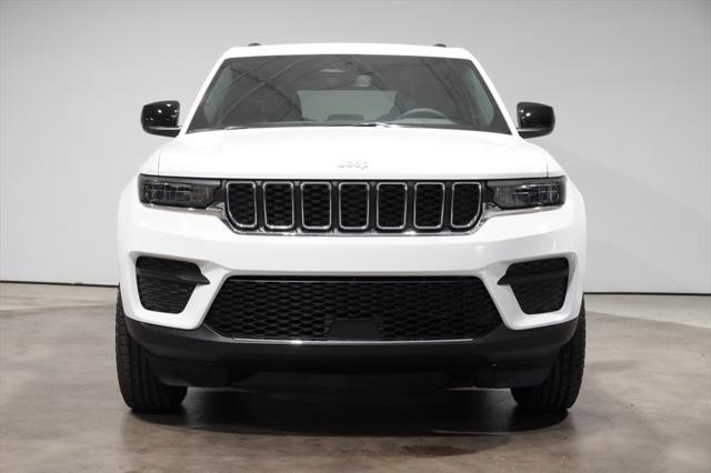 new 2024 Jeep Grand Cherokee car, priced at $33,883