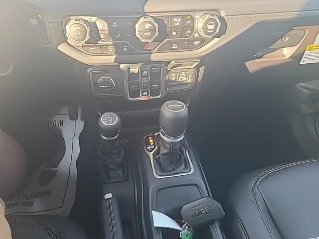 new 2025 Jeep Gladiator car, priced at $45,605