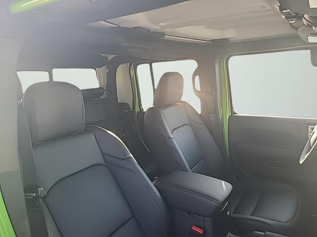 new 2025 Jeep Gladiator car, priced at $45,605