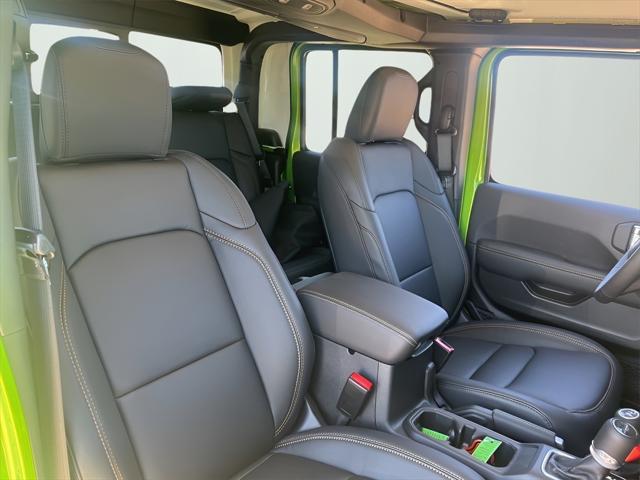 new 2025 Jeep Gladiator car, priced at $47,878