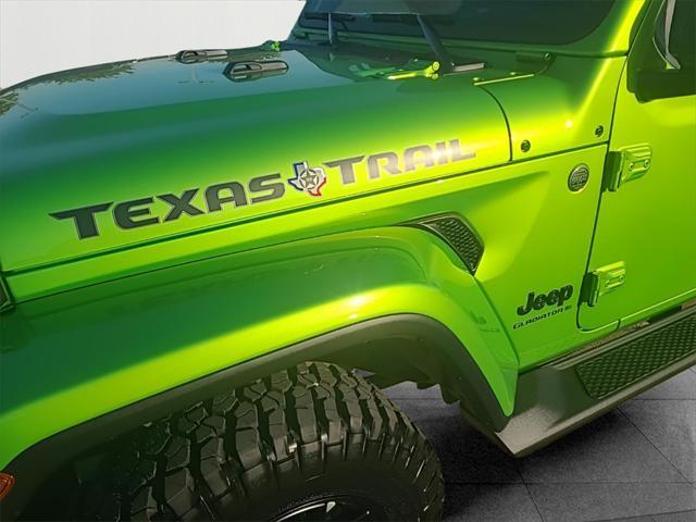 new 2025 Jeep Gladiator car, priced at $45,605