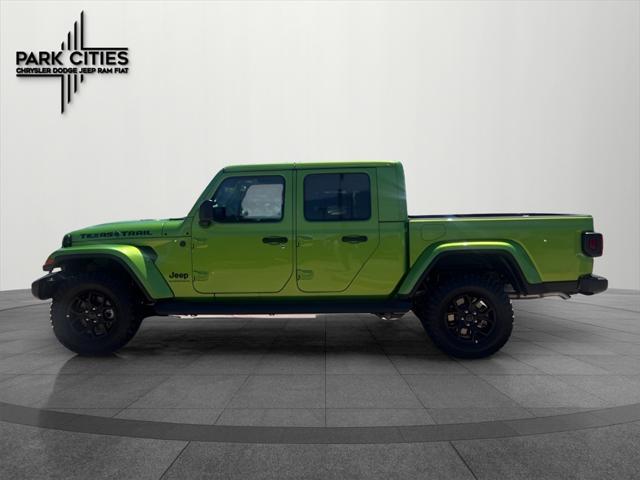 new 2025 Jeep Gladiator car, priced at $47,878