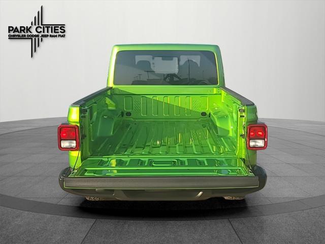 new 2025 Jeep Gladiator car, priced at $45,605