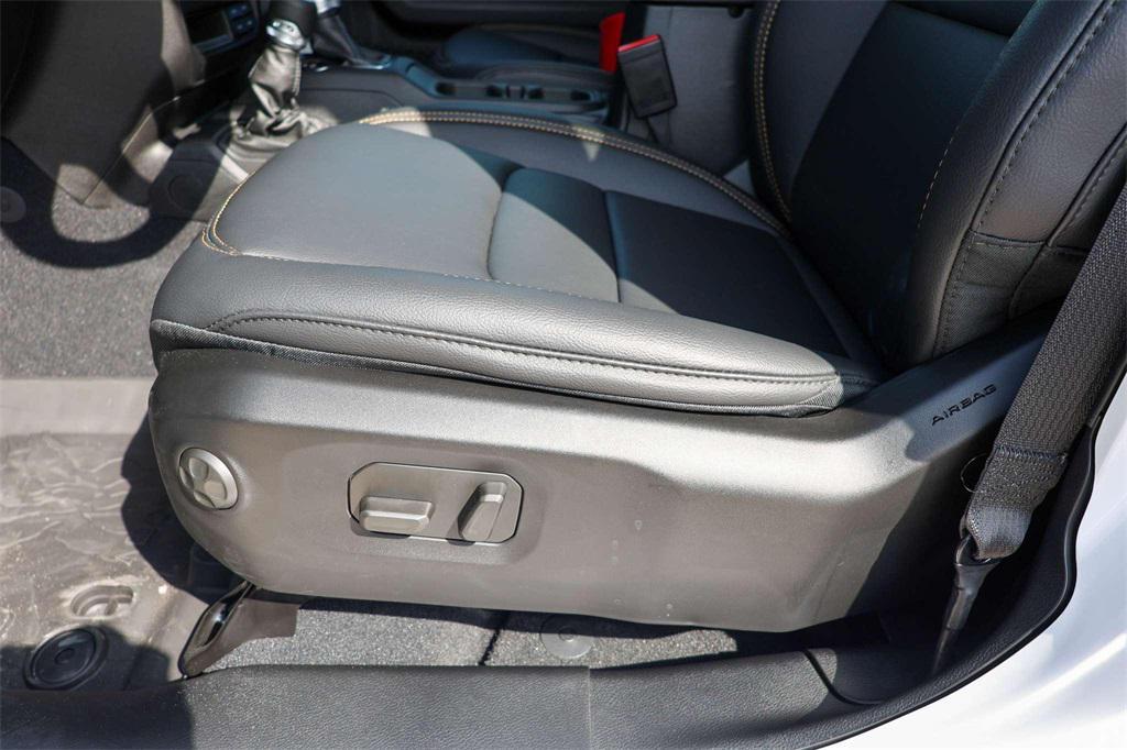 new 2025 Jeep Gladiator car, priced at $39,372