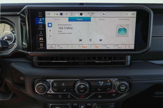 new 2025 Jeep Gladiator car, priced at $41,277