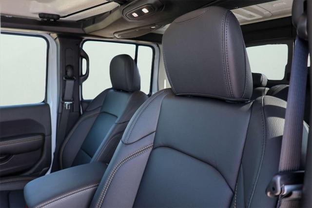 new 2025 Jeep Gladiator car, priced at $41,277