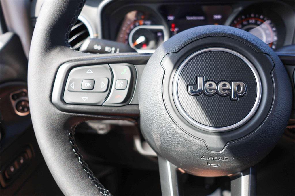 new 2025 Jeep Gladiator car, priced at $39,372