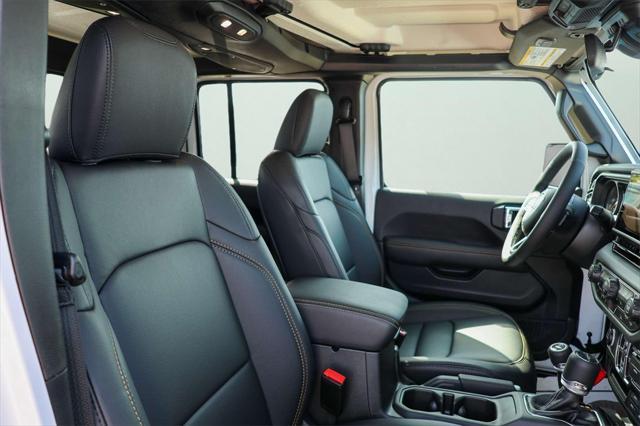 new 2025 Jeep Gladiator car, priced at $41,277