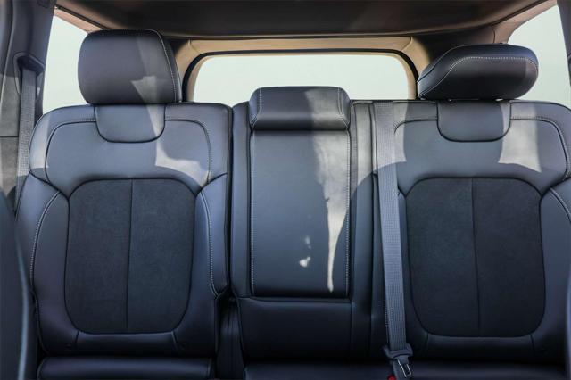new 2025 Jeep Grand Cherokee car, priced at $37,468