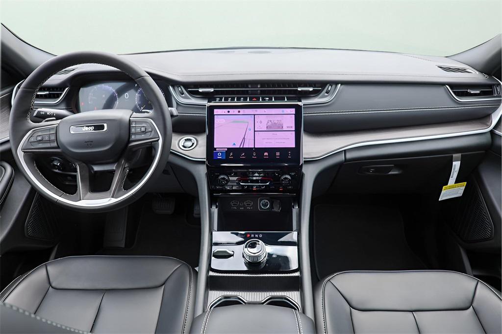 new 2025 Jeep Grand Cherokee car, priced at $38,071