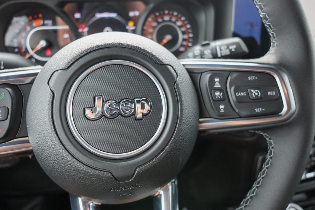 new 2025 Jeep Wrangler car, priced at $51,286