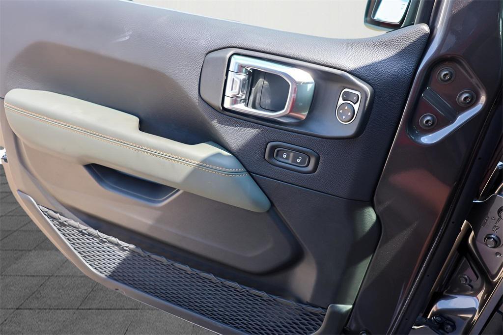 new 2025 Jeep Gladiator car, priced at $52,474
