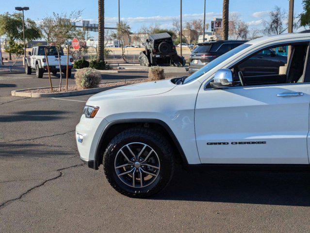 used 2017 Jeep Grand Cherokee car, priced at $19,177