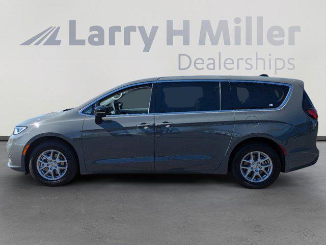 new 2024 Chrysler Pacifica car, priced at $38,994