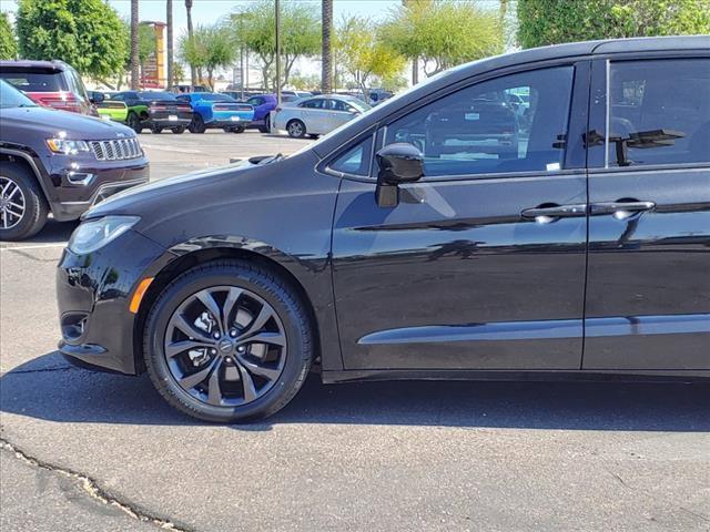 used 2018 Chrysler Pacifica car, priced at $15,499
