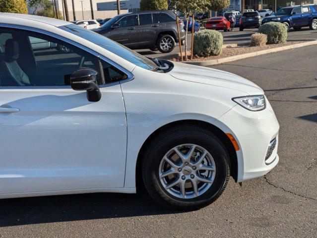 new 2025 Chrysler Pacifica car, priced at $42,792