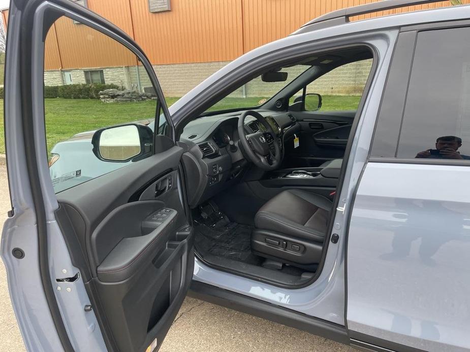 new 2025 Honda Passport car, priced at $48,820