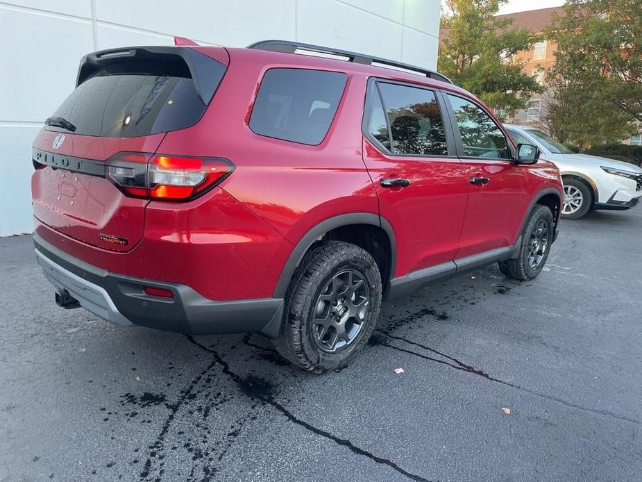 new 2025 Honda Pilot car, priced at $51,250