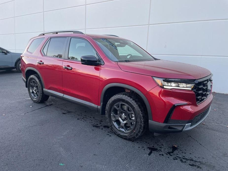 new 2025 Honda Pilot car, priced at $51,250