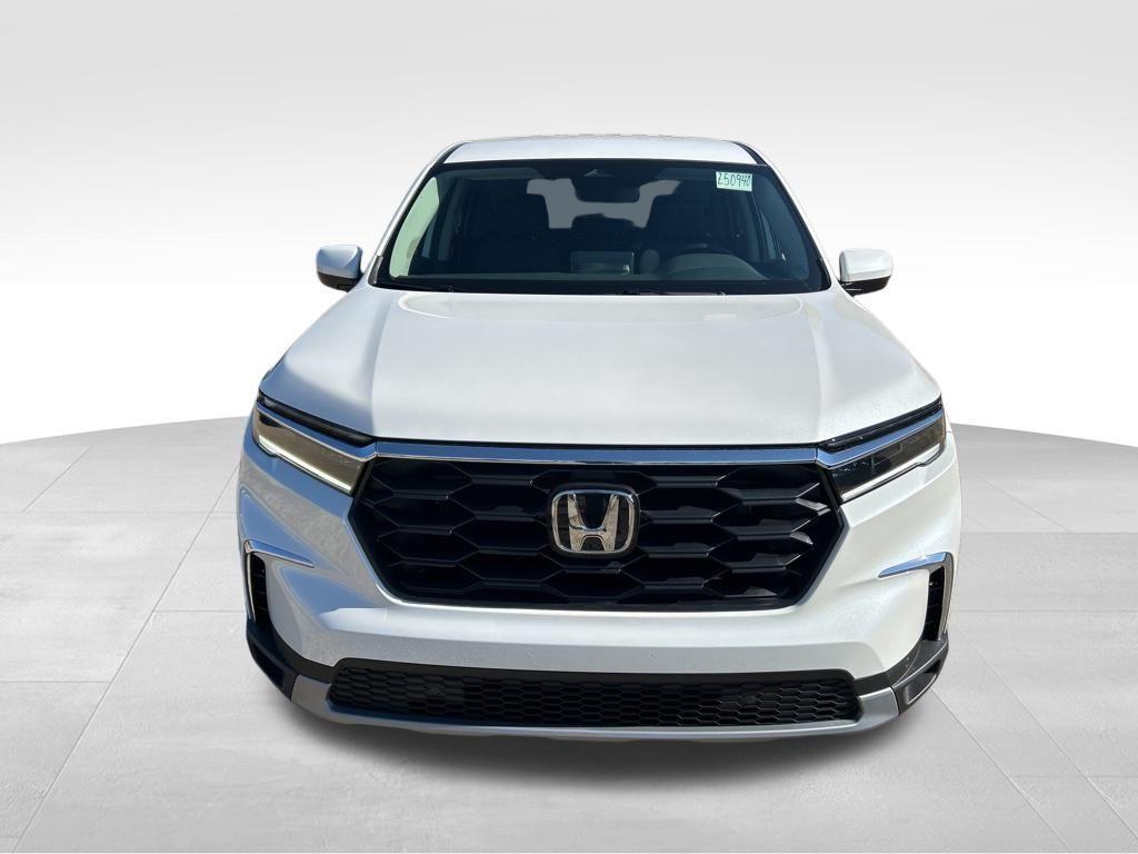 new 2025 Honda Pilot car, priced at $45,342