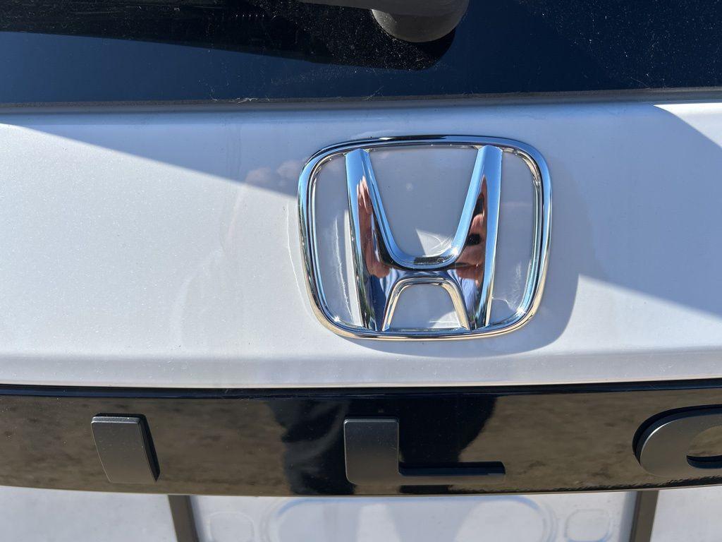 new 2025 Honda Pilot car, priced at $45,342