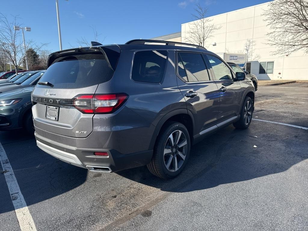 new 2025 Honda Pilot car, priced at $54,475