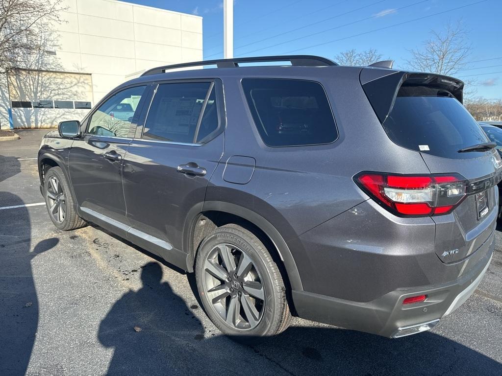 new 2025 Honda Pilot car, priced at $54,475