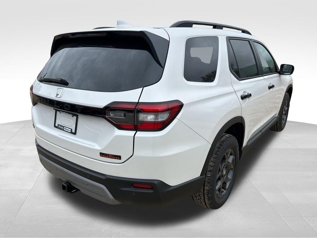 new 2025 Honda Pilot car, priced at $48,359