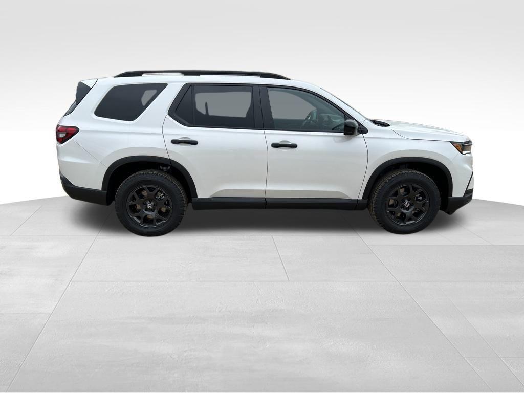 new 2025 Honda Pilot car, priced at $48,359