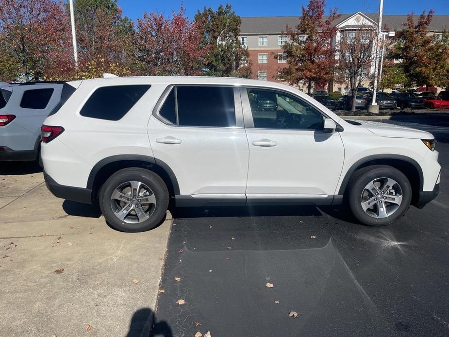 new 2025 Honda Pilot car, priced at $46,930