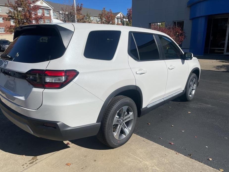 new 2025 Honda Pilot car, priced at $46,930