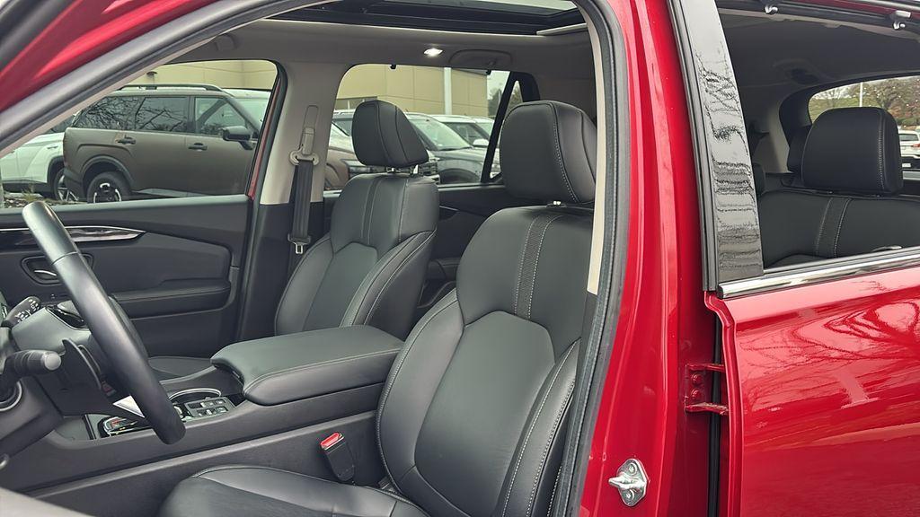 used 2023 Honda Pilot car, priced at $39,406