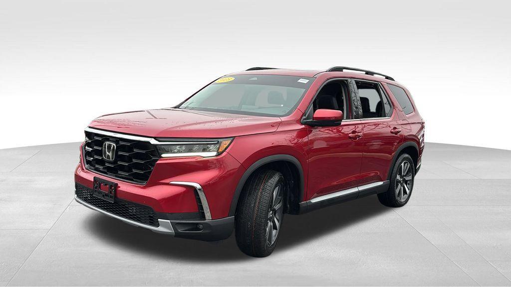 used 2023 Honda Pilot car, priced at $39,406