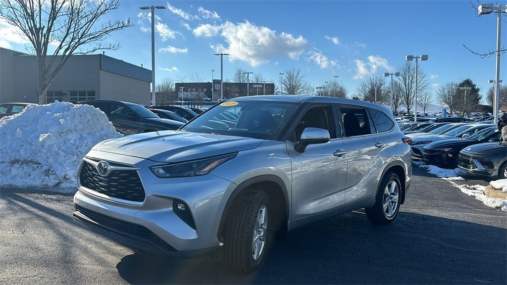 used 2022 Toyota Highlander car, priced at $26,884