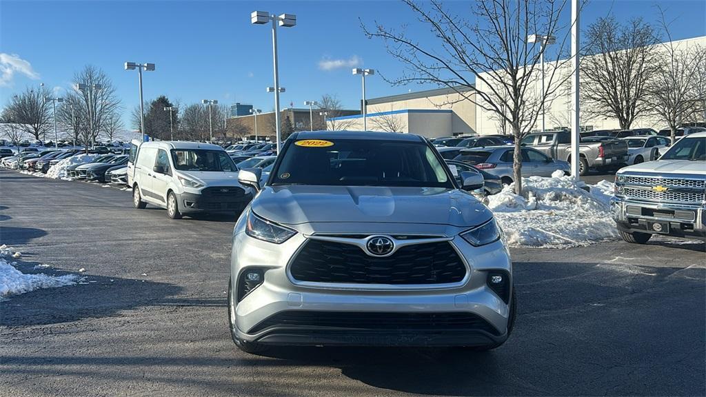 used 2022 Toyota Highlander car, priced at $26,884