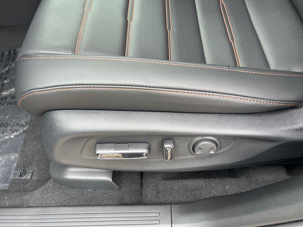 new 2026 Honda CR-V Hybrid car, priced at $40,615