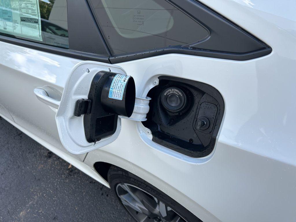 new 2025 Honda Civic Hybrid car, priced at $33,555