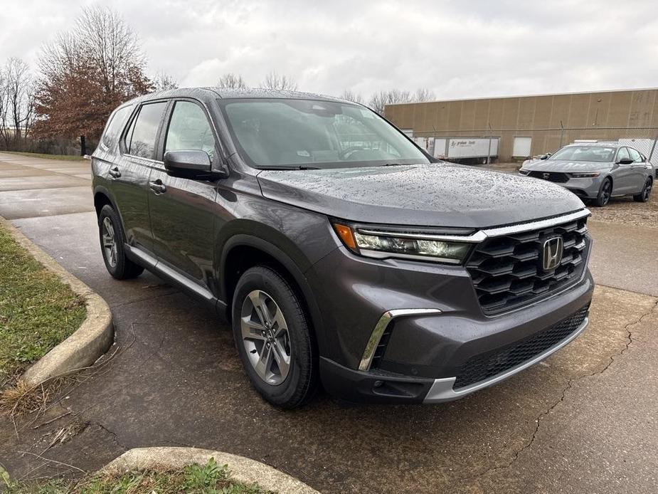 new 2025 Honda Pilot car, priced at $46,475