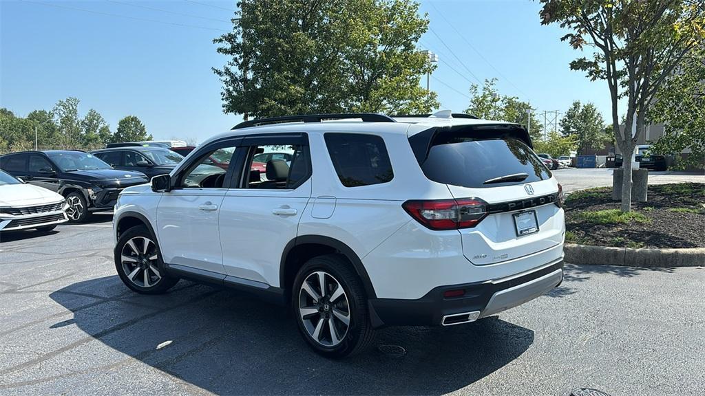 used 2024 Honda Pilot car, priced at $46,560