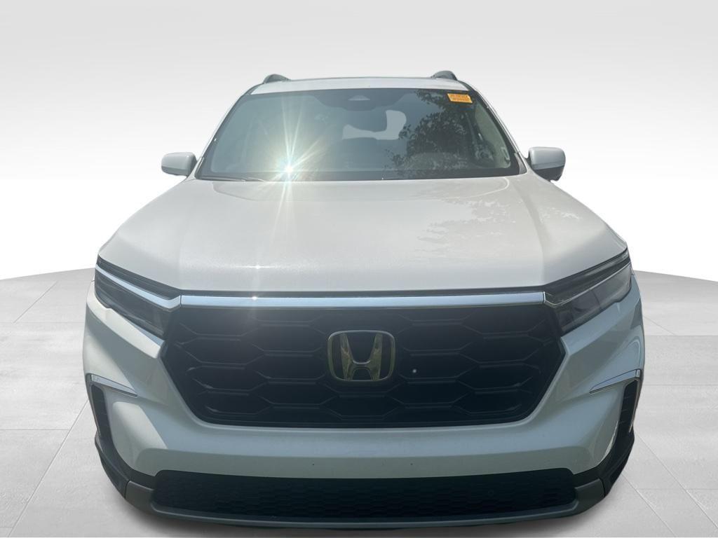 used 2024 Honda Pilot car, priced at $44,984