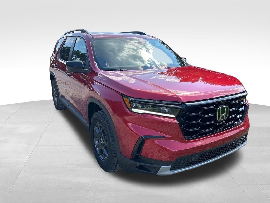 new 2025 Honda Pilot car, priced at $48,814