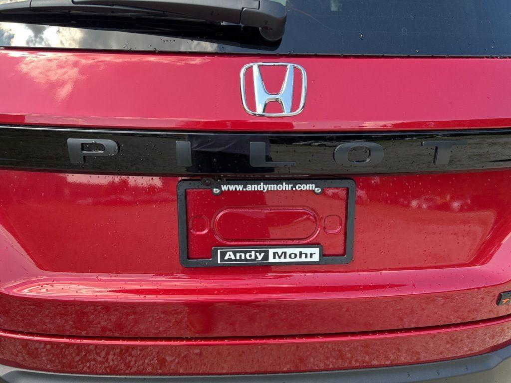 new 2025 Honda Pilot car, priced at $48,814