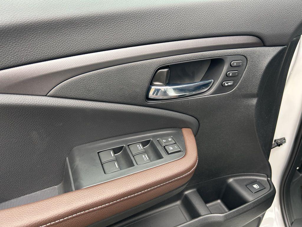 new 2025 Honda Ridgeline car, priced at $42,337