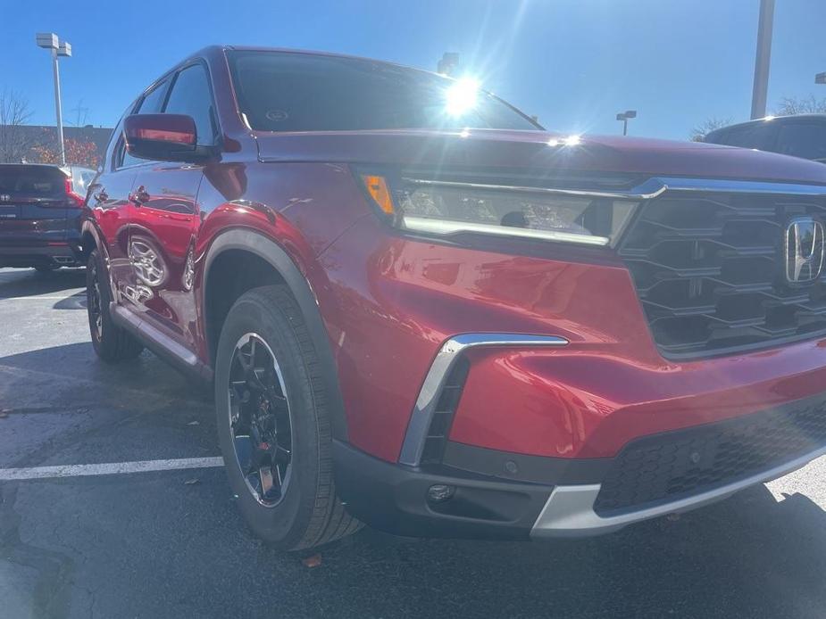 new 2025 Honda Pilot car, priced at $48,100