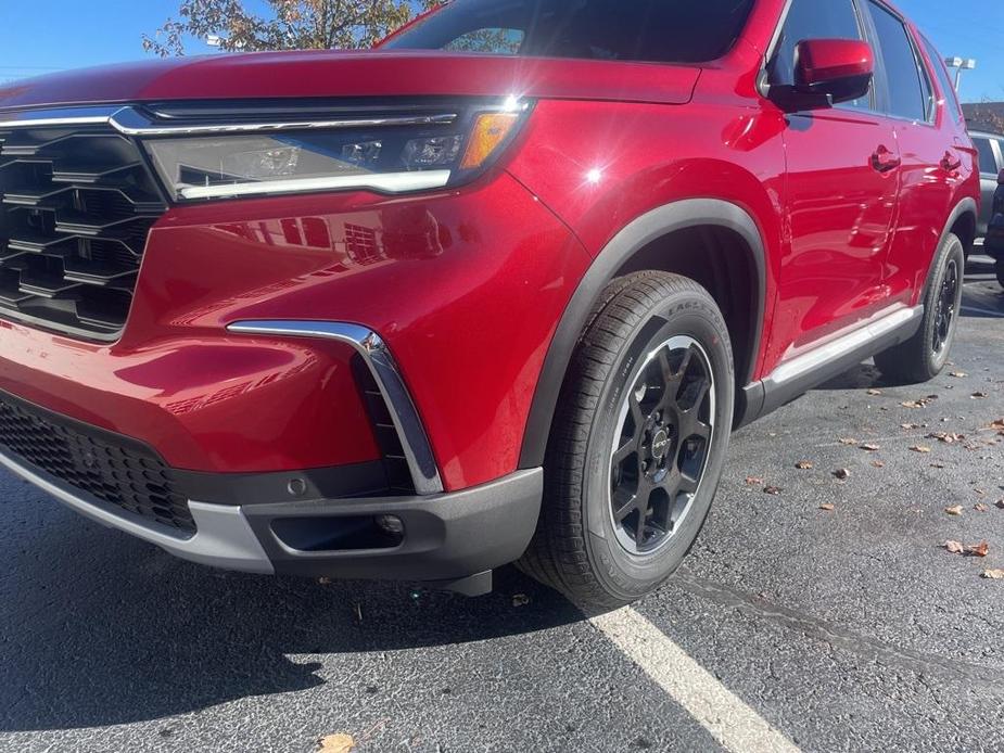 new 2025 Honda Pilot car, priced at $48,100