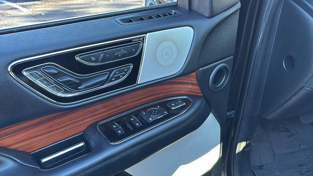 used 2019 Lincoln Navigator car, priced at $33,951