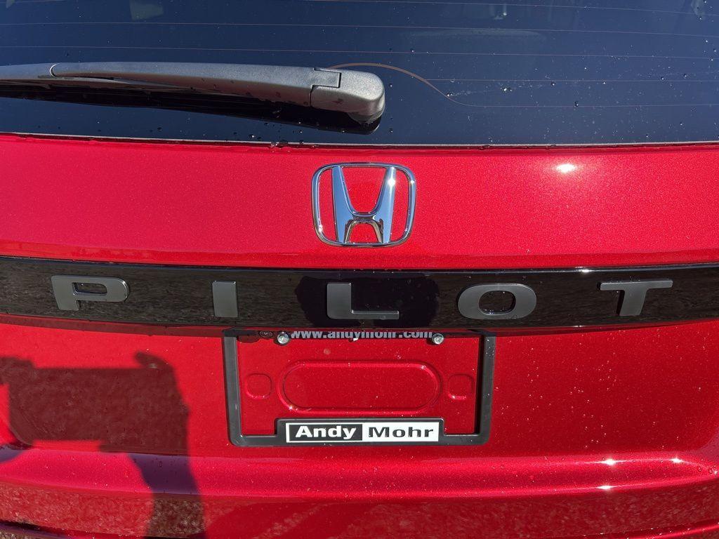new 2025 Honda Pilot car, priced at $42,334