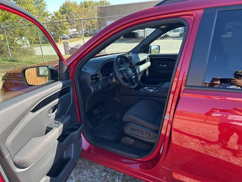 new 2025 Honda Pilot car, priced at $42,334