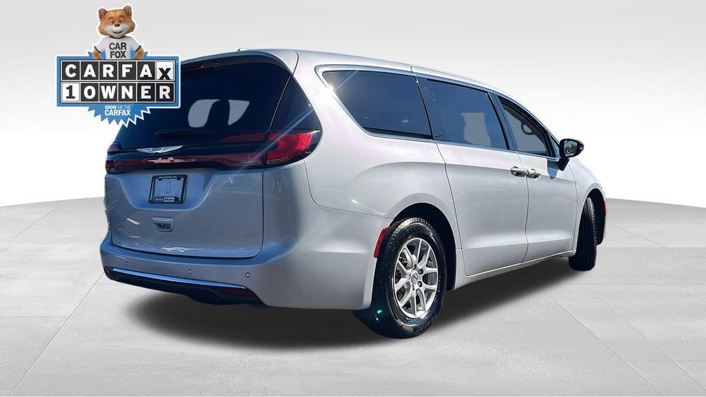 used 2024 Chrysler Pacifica car, priced at $28,249