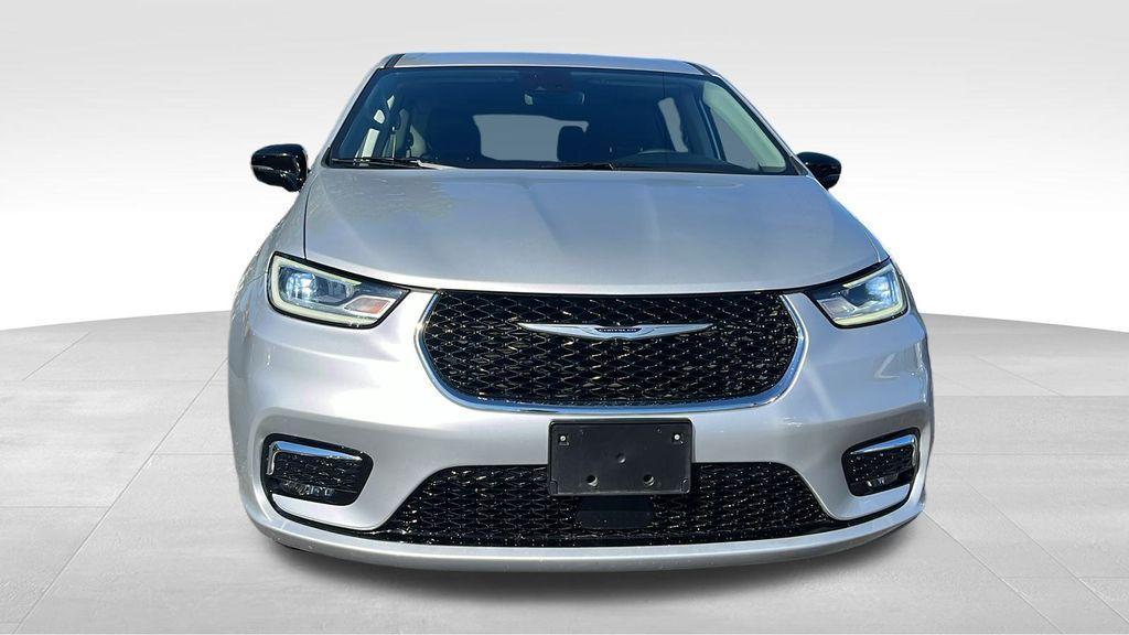 used 2024 Chrysler Pacifica car, priced at $28,249